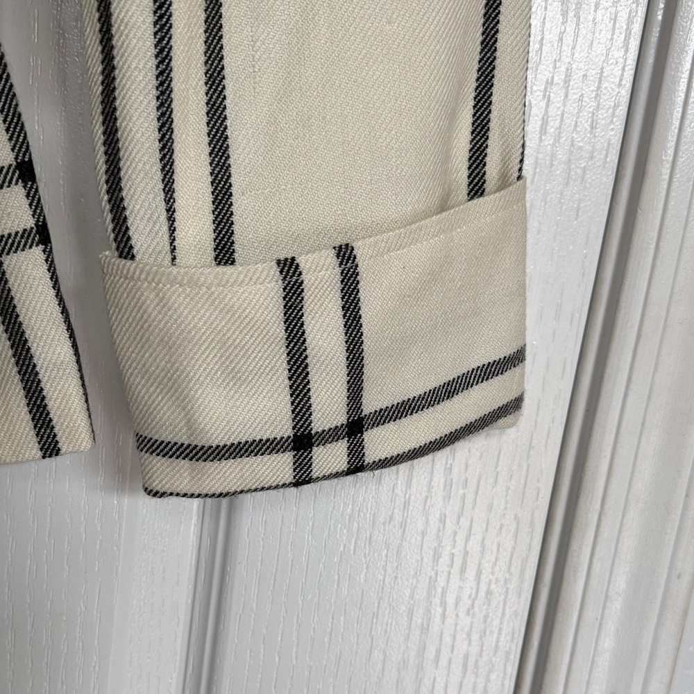 Bandolino Cream and Black Plaid Blazer - Picture 5 of 9